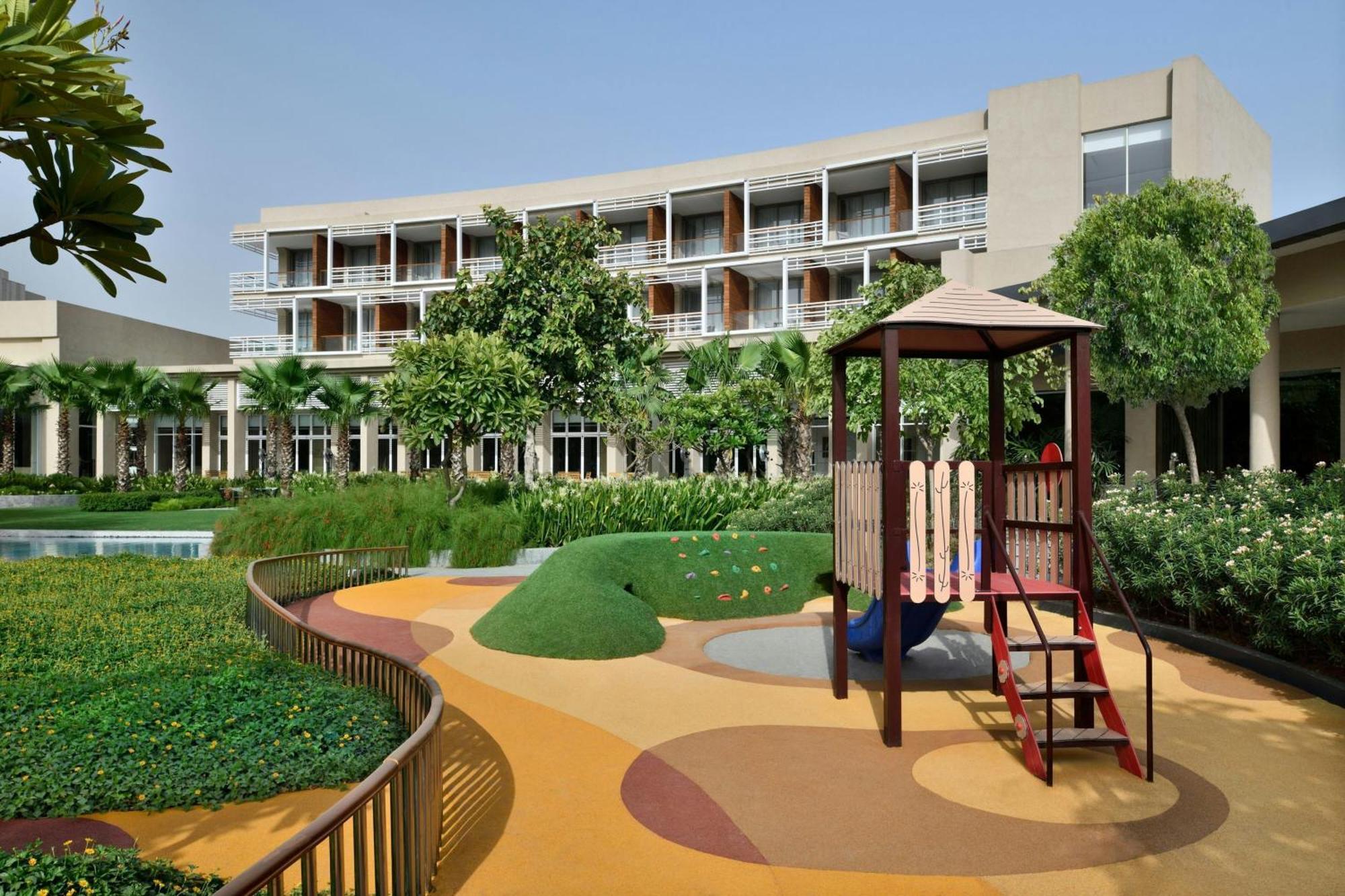 Courtyard By Marriott Aravali Resort