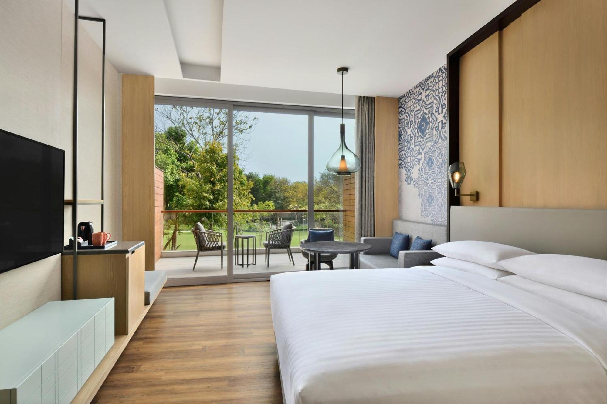 Resort Courtyard By Marriott Aravali 5*