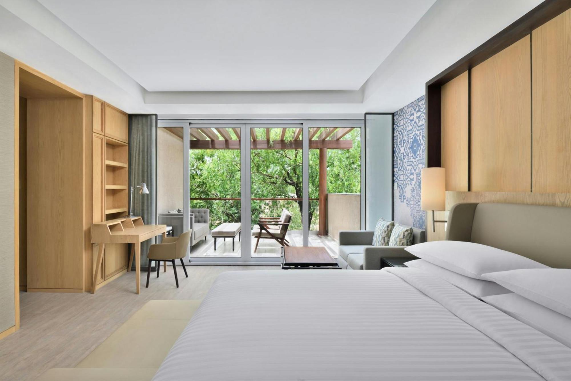 Courtyard By Marriott Aravali 5*